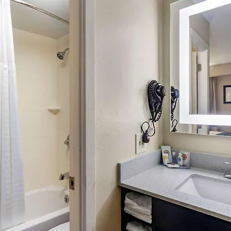 Comfort - Opryland Area 4*