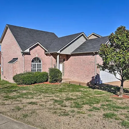 Charming ~ 6 Mi To Downtown! Holiday home Nashville