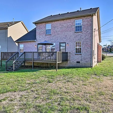 Charming ~ 6 Mi To Downtown! Holiday home *