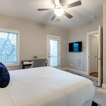 Three-level West End With Private Office And Free Secured Parking * Nashville