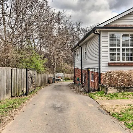 Holiday home Cozy Gem Walk To Centennial Park! *
