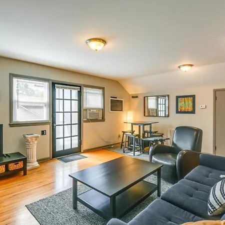 Convenient ~ 3 Mi To Downtown! Apartment