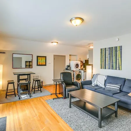 Convenient ~ 3 Mi To Downtown! Apartment