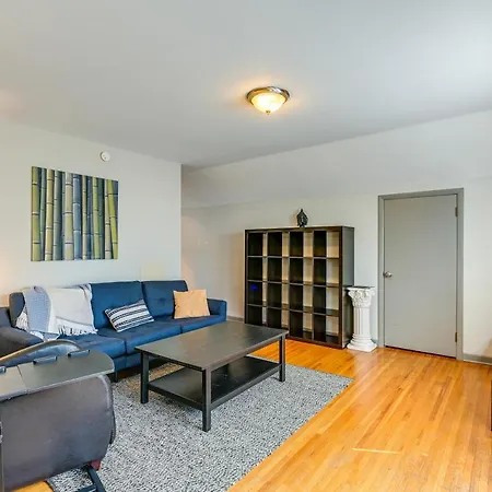 Convenient ~ 3 Mi To Downtown! Apartment