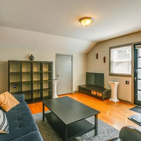 Convenient ~ 3 Mi To Downtown! *