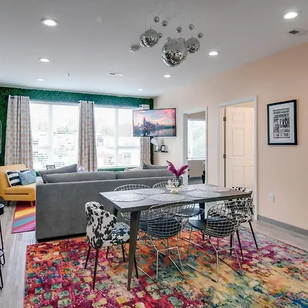 New 4 Bedroom Apt Near Dt Walk To Restaurants Apartment Nashville