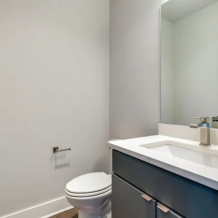 3 Premium Midtown Homes - Sleeps 36 - Mins To Broadway Holiday home *