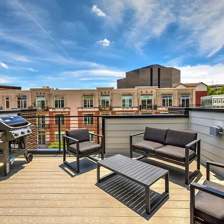 3 Premium Midtown Homes - Sleeps 36 - Mins To Broadway Holiday home