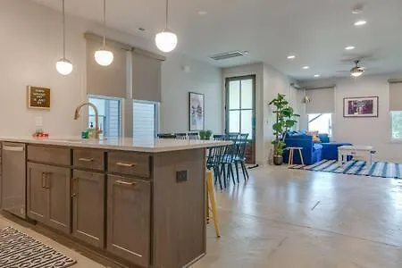 Holiday home Comfy East For 10 Nashville