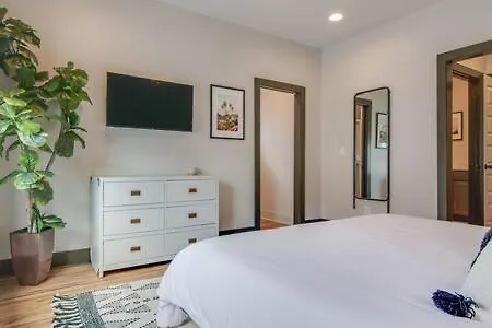 Comfy East For 10 *