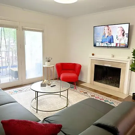Luxury 2br In Midtown With Patio-balcony & Optional Parking Near Broadway, Vanderbilt & Centennial Park