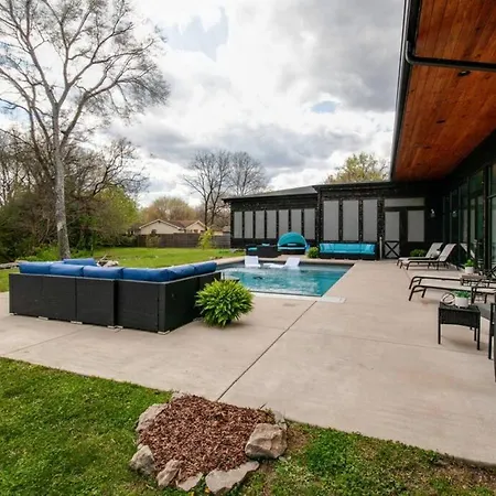 Unique Modern Ranch W Year Round Pool And Hot Tub * Nashville