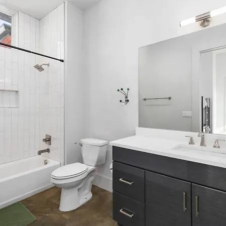Unique Modern Ranch W Year Round Pool And Hot Tub * Nashville
