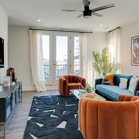 - 5623 Lenox Ave Holiday home *