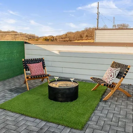 Holiday home Trinity Skyline-rooftop Deck-7 Mins To Broadway *