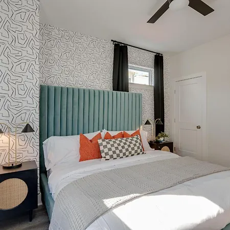 Holiday home - 5623 Lenox Ave