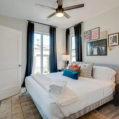 - 5623 Lenox Ave Holiday home