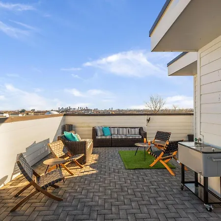 Holiday home Trinity Skyline-rooftop Deck-7 Mins To Broadway