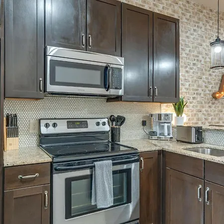 Holiday home 3 Luxury Loft Units - Mins To Broadway - Sleeps 15 Nashville