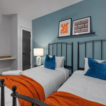 Americana-2 Side-by-side Units-west End Holiday home Nashville