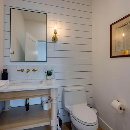 - 1206 Ireland St Unit A Holiday home