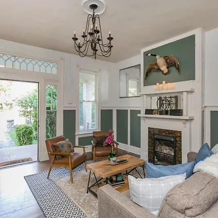 Holiday home Rare E Nash House & Yard - 2 Mi To Broadway