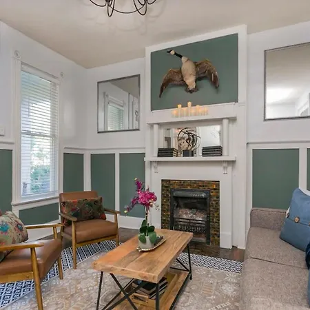 Rare E Nash House & Yard - 2 Mi To Broadway Holiday home Nashville