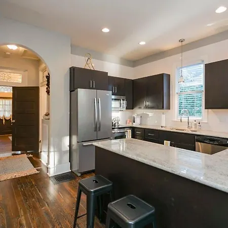 Holiday home Rare E Nash House & Yard - 2 Mi To Broadway Nashville