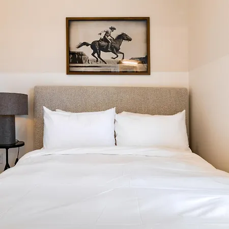 Conway Full B Buyout By Avantstay Sleeps 30