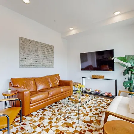 Apartment Illume 305 *