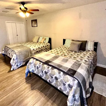 Serene 2-bedroom Unit W/ Free Parking *