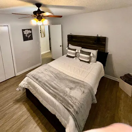 Serene 2-bedroom Unit W/ Free Parking Nashville