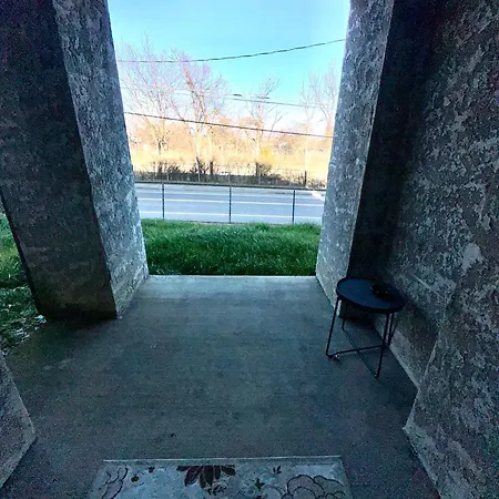 Apartment Serene 2-bedroom Unit W/ Free Parking *