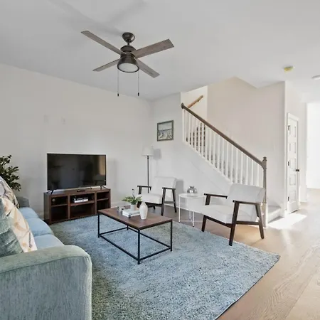 1 King 1 Queen 2 Double Garage Washer & Dryer Holiday home