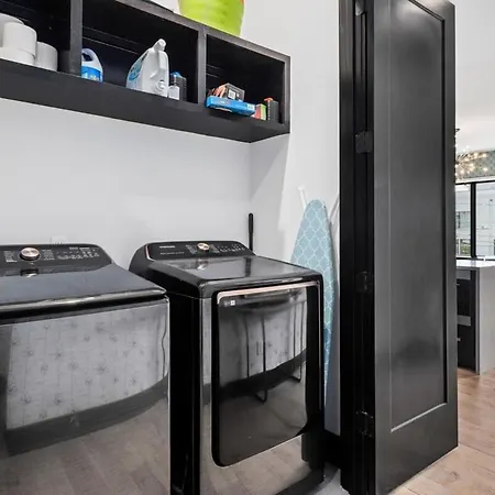Hot Tub City Views Miami Vibes Nights Holiday home Nashville
