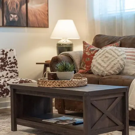 Apartment 4 Bdrm-4 Bath, Great For Groups, Perfect Location! Nashville
