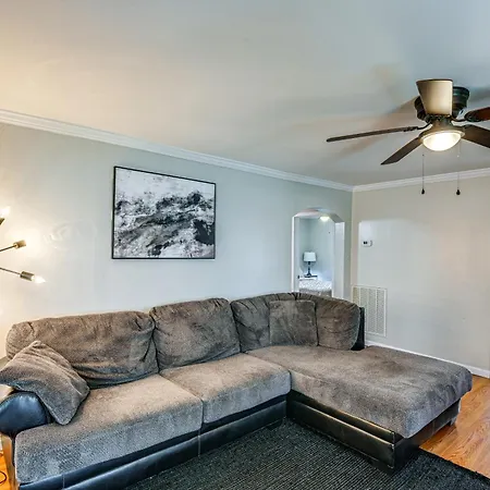 Modern Vacation ~ 3 Mi To Downtown! Holiday home *