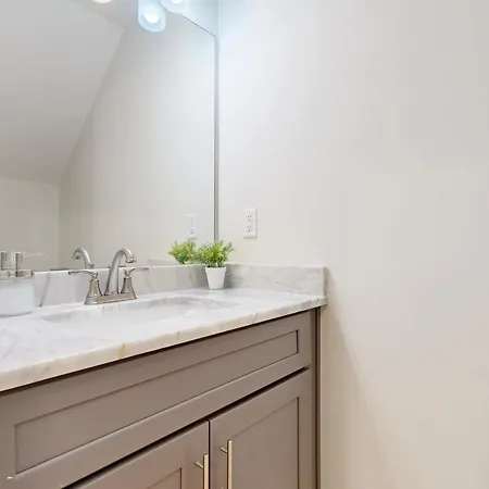 Watkins Park Getaway A, B, C, D Holiday home Nashville