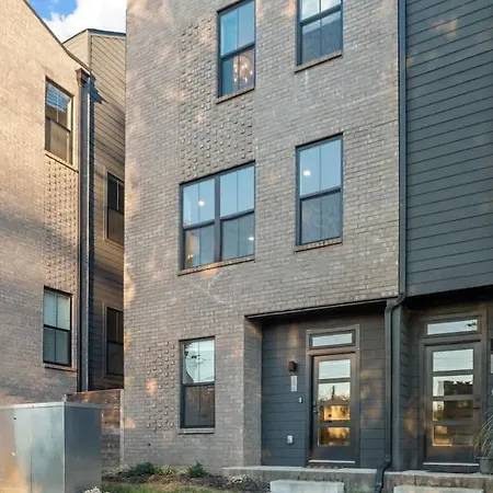 Walkable East With Rooftop *