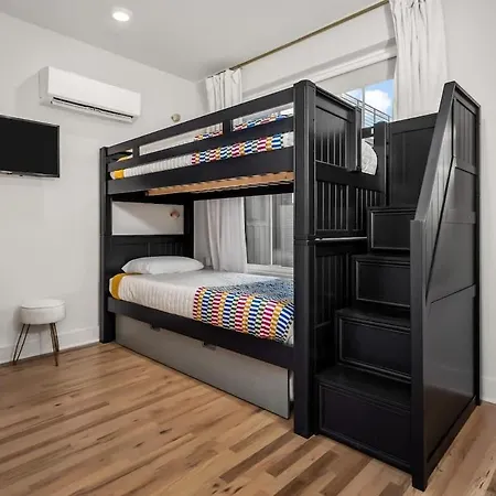 Walkable East With Rooftop *