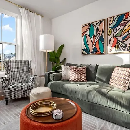 Walkable East With Rooftop