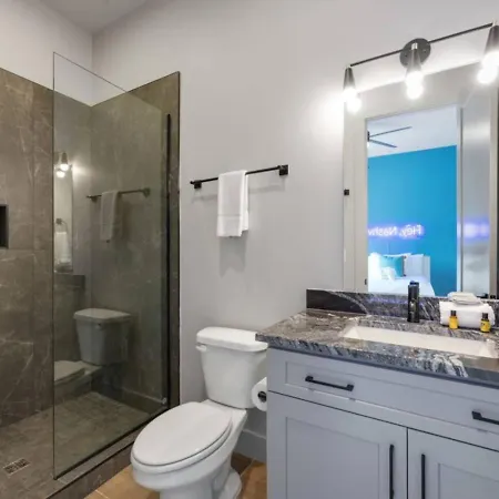Hey Gorgeous Townhome 4 Bedrooms 4.5 Bathrooms Holiday home Nashville