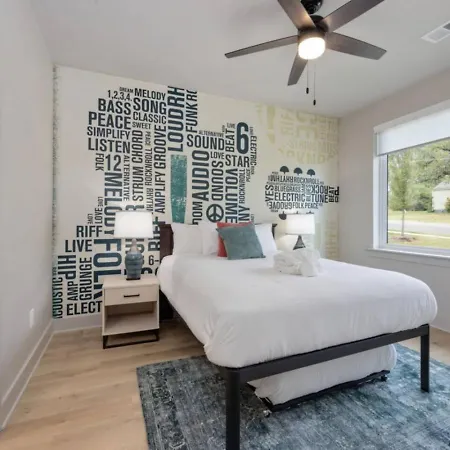 Hey Gorgeous Townhome 4 Bedrooms 4.5 Bathrooms Holiday home *
