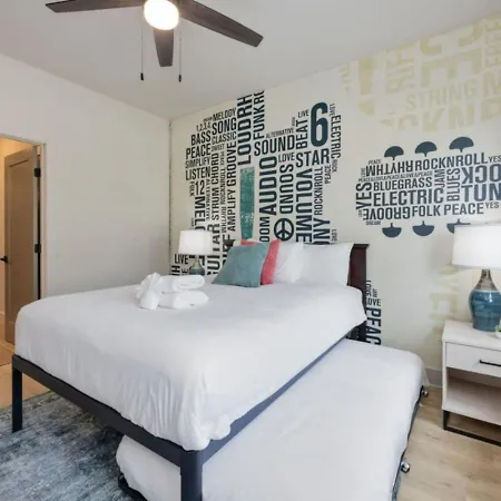 Hey Gorgeous Townhome 4 Bedrooms 4.5 Bathrooms * Nashville