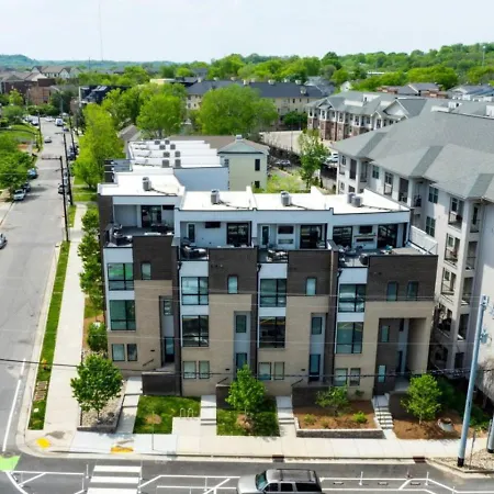Urban Escape Rooftop Lounge With Skyline Views * Nashville