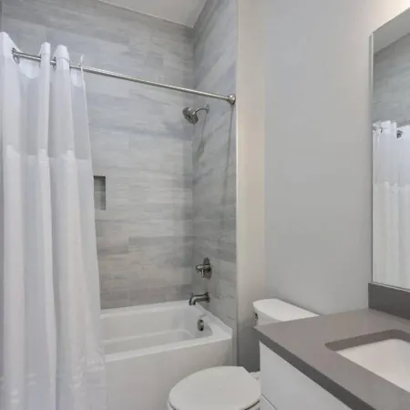 Urban Escape Rooftop Lounge With Skyline Views Holiday home Nashville
