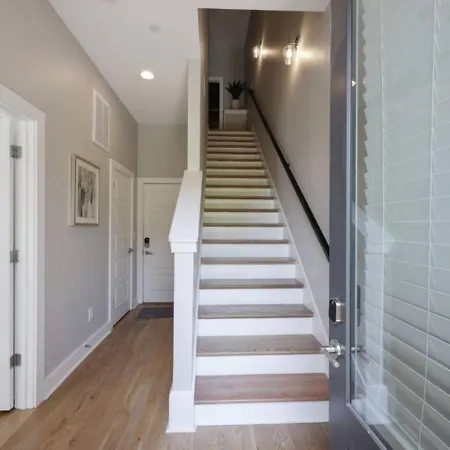 Urban Escape Rooftop Lounge With Skyline Views Holiday home Nashville