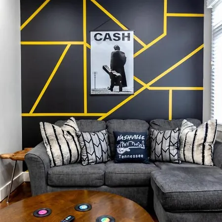 Cashville Near Music Row Private Balcony Holiday home *