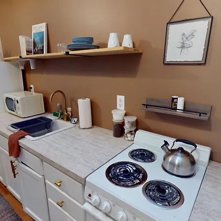 Humphreys St Apartment *