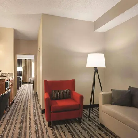 Country & By Radisson, Airport East, Tn Hotel
